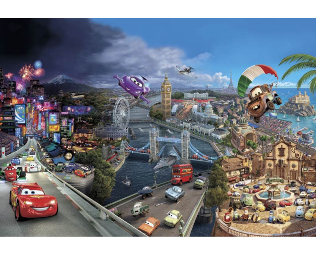 Disney Cars Fototapete mit Autos in einer Welt voller Abenteuer, ideal für das Kinderzimmer.