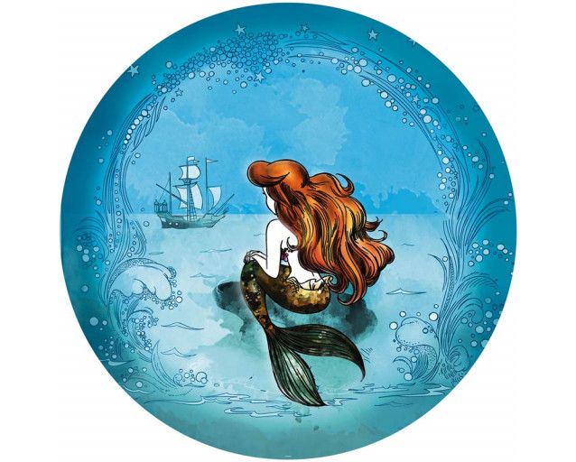 Tapetenkreis von Ariel, die in ihrer Unterwasserwelt träumt, mit Fischen und magischen Seegrasfeldern.