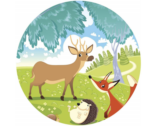 Waldtiere wie ein Reh, eine Eule und ein Fuchs auf einem natürlichen Tapetenkreis für ein verspieltes Kinderzimmer dargestellt.