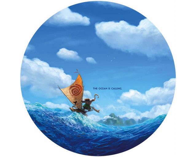 Tapetenkreis von Vaiana, mit dem Ozean ruft, umgeben von Wellen und einem tiefblauen Himmel.