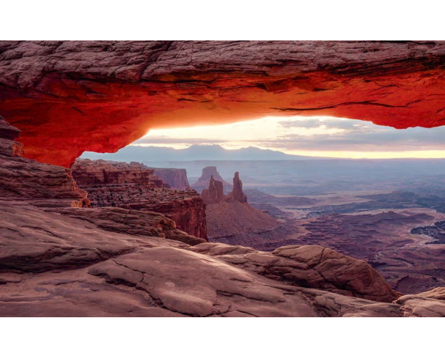 Mesa Arch Canyonlands National Park Utah Fototapete, mit einer ikonischen Felsformation.