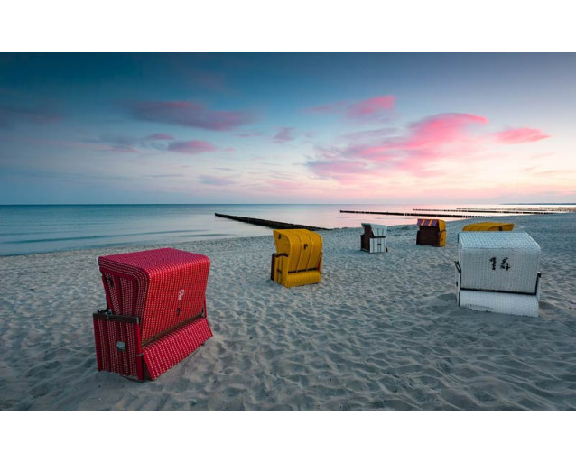 Ostsee-Traumlandschaft mit Meer und Strand, perfekt für eine heitere Atmosphäre.