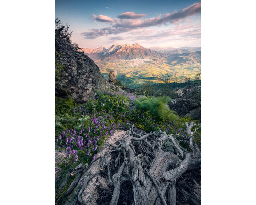 Berglandschaft Fototapete mit atemberaubenden Bergansichten.