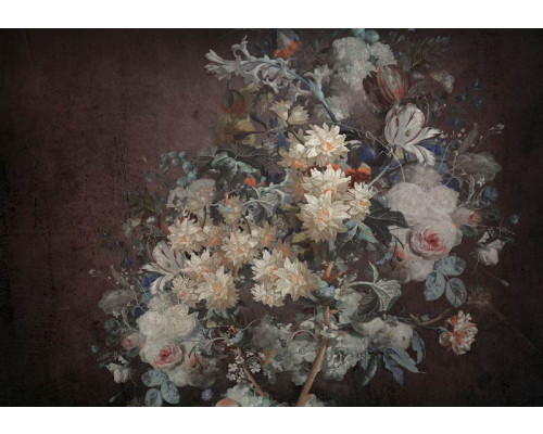 Fotobehang bloemen in oude meesterstijl met witte en roze bloemen tegen een donkere achtergrond.