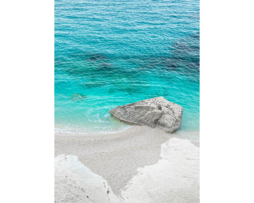 Dreambay Cala Goloritze Fototapete, die eine idyllische Strandlandschaft auf Sardinien zeigt.