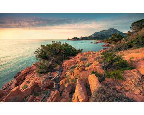 Paradiso Baia di Gairo Sardinien mit atemberaubender Aussicht auf die Landschaft.