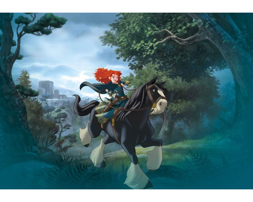 Prinzessin Merida Fototapete mit Merida aus Brave, mit Pfeil und Bogen im Anschlag, umgeben von schottischen Landschaften und Schlössern.