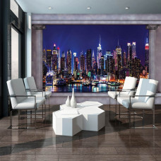 Eine 3D-Fototapete von New York bei Nacht mit Säulen für das Wohnzimmer.