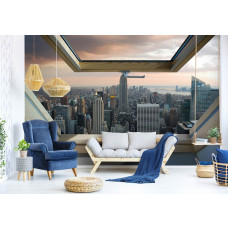 Eine Fototapete mit der Stadt New York durch ein Oberlicht im Schlafzimmer.