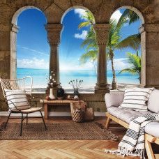 Eine 3D-Fototapete mit Blick auf einen Strand, Meer und Palmen, sichtbar in einem Wohnzimmer.