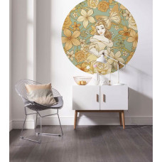 Ein Tapetenkreis mit Belle in herbstlichen Atmosphären von Disney, Disney-Thema, sichtbar in einem Kinderzimmer.