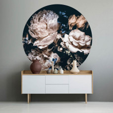 Ein Tapetenkreis mit einem romantischen Blumenstrauß, perfekt für ein modernes Büro.