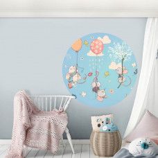 Ein Tapetenkreis mit fliegenden Mäusen, ideal als Kindertapete in einem Mädchenzimmer.