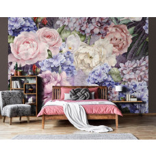 Eine Tapete von einem Gemälde mit Blumen im Kunststil auf dem Display im Schlafzimmer.