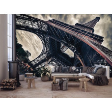 Eine Fototapete des Eiffelturms in Paris als Denkmal für das Wohnzimmer.