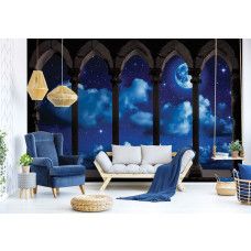 Eine Fototapete mit Mond und Sternen im 3D-Design mit Säulen, geeignet für ein Wohnzimmer.