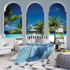 Eine Fototapete mit Hawaii mit einem Strand und Palmen, perfekt für ein Schlafzimmer.