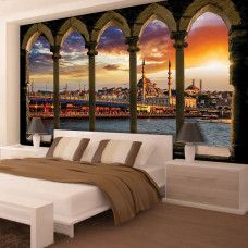 Eine Fototapete mit einem 3D-Design von Istanbul mit Säulen, gedruckt auf Vliestapete, ideal für ein Schlafzimmer.