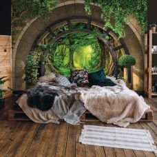 Eine Fototapete mit einem tropischen Regenwald, gedruckt auf Vliestapete, perfekt für ein Schlafzimmer.