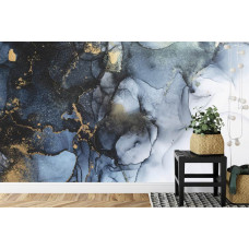 Eine Fototapete mit einer abstrakten Marmorwand in einem Wohnzimmer.