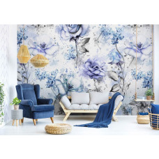 Eine Aquarell Fototapete mit blauen Rosen und Blumen in einem romantischen Malstil, zu sehen im Wohnzimmer.