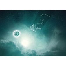 Astronaut, der im Weltraum schwebt, umgeben von Sternen und Planeten, auf dieser beeindruckenden Weltraum-Fototapete.