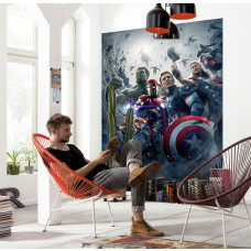 Fototapete Avengers Age of Ultron Movie Poster im Kinderzimmer mit Iron Man, Hulk, Thor und Captain America vor einer actionreichen Marvel Kulisse.