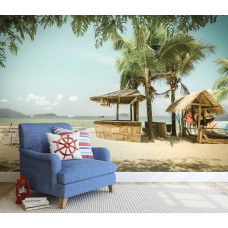 Fototapete einer Strandbar mit Palmen und dem Meer im Hintergrund, ideal für das Wohnzimmer.