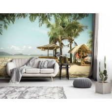 Fototapete einer Strandbar mit Palmen und dem Meer, geeignet für das Wohnzimmer.