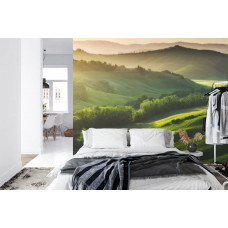 Fototapete mit atemberaubenden Aussichten auf Berge und Natur, ideal für ein Schlafzimmer.