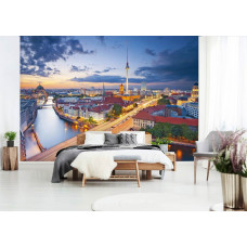 Eine Fototapete von Berlin mit einer Stadtansicht im Schlafzimmer.