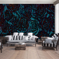 Eine malerische Fototapete mit blauen Blumen und Rosen auf dem Display im Wohnzimmer.