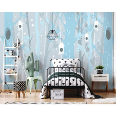Eine Kindertapete mit blauen Bäumen im Wald für das Babyzimmer und das Jungenzimmer.