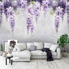 Eine Fototapete von Glyzinien auf Beton mit Blumen und Efeu im Wohnzimmer.