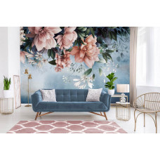 Eine Fototapete von Blumen und Blättern in Altrosa auf Beton in einem stilvollen Wohnzimmer.