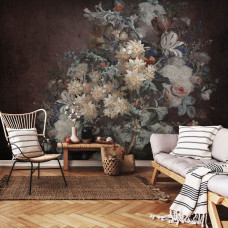 Fotobehang bloemstuk in oude meesterstijl in een woonkamer, dat zorgt voor een chique en tijdloze uitstraling.