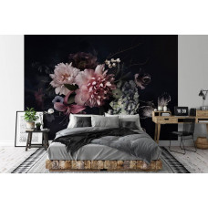 Eine Fototapete mit einem Blumenstrauß auf schwarzem Hintergrund, ideal für ein Wohn- und Schlafzimmer.