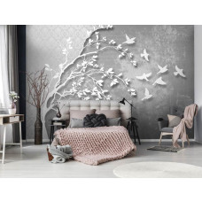 Eine Fototapete von einem Baum mit Vögeln in Silber in einem abstrakten Design für das Schlafzimmer.