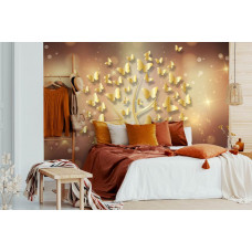 Eine Fototapete mit einem Baum voller goldener Schmetterlinge, die ein Schlafzimmer erhellt.