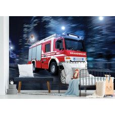 Eine Fototapete von Feuerwehrauto mit Feuerwehrauto in einem Kinderzimmer Tapete.