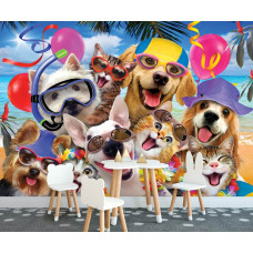 Eine Fototapete mit lustigen Katzen und Hunden in einem tierischen Durcheinander-Thema für das Spielzimmer.