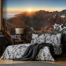 Eine Fototapete mit einem Bergblick auf den Rysy in der Slowakei, geeignet für das Schlafzimmer.