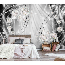 Eine Fototapete mit Diamanten auf silbernem Hintergrund für das Schlafzimmer.