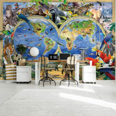 Eine Fototapete mit einer tierischen Weltkarte, geeignet für ein buntes Spielzimmer.