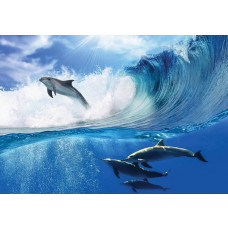 Springende Delfine auf den Wellen eines klaren Ozeans, gerendert mit lebendigen blauen Farben auf dieser Fototapete.