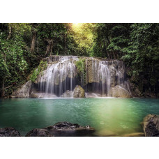 Ein Fototapet von den Erawan-Wasserfällen in Thailand, Kanchanaburi.