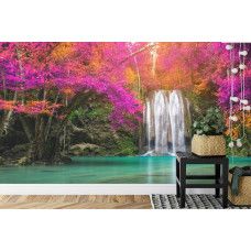 Ein ruhiger Blick auf den Erawan-Wasserfall in Thailand, ideal für ein Büro.