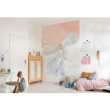 eine Fototapete mit Disneys Elsa aus Frozen in einer magischen Winterumgebung für ein Kinderzimmer.