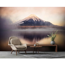 Eine Fototapete mit der beruhigenden Landschaft der Fuji Five Lakes, geeignet für ein Wohnzimmer.