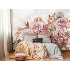 Fototapete mit gemalten altrosa Blumen im Vliestapetenstil für ein Schlafzimmer.